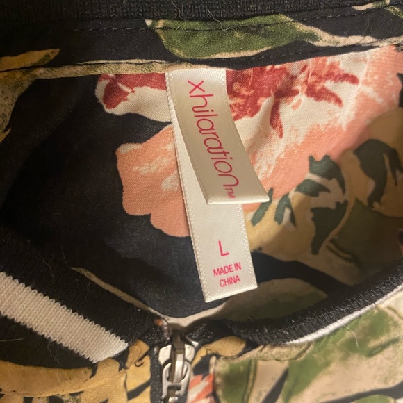 Light zip up jacket - Picture 2 of 3